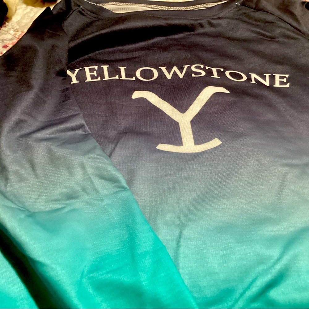YELLOWSTONE 🐴 Long Sleeve Shirt 🐴 New w/out tags